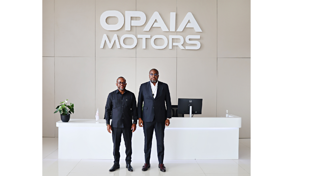 Banco Sol visita complexo industrial de montagem de viaturas do Grupo Opaia